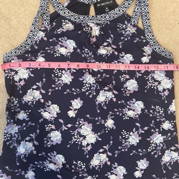 My Michelle Navy Blue Floral Print Sleeveless Blouse. Size Medium - Picture 5 of 9